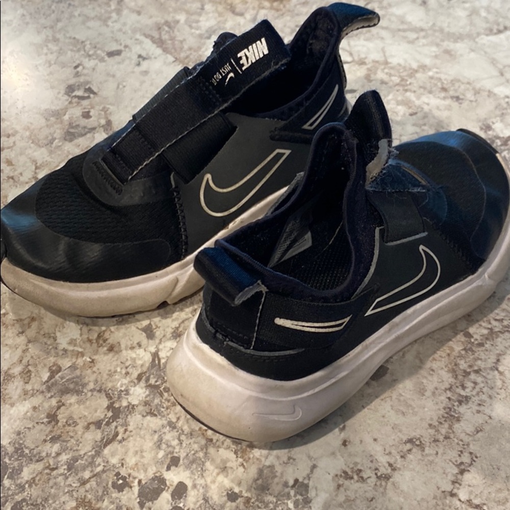 Nike running shoes toddler 12 C
